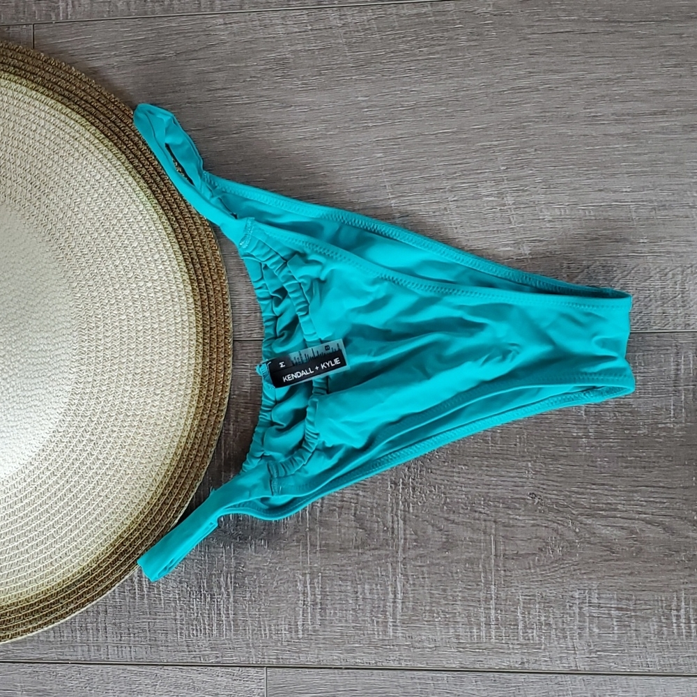 Kendall & Kylie Teal bikini bottom. Size Medium